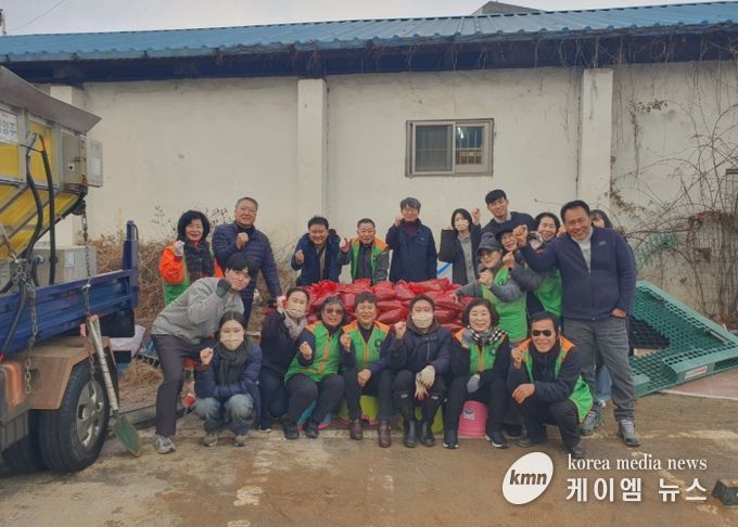 남양주시 진건퇴계원행정복지센터, 민관 협력으로 설해 대비를 위한 추가 모래주머니 긴급 제작