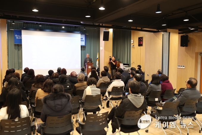 지난 13일 광명6동 행정복지센터 대회의실에서 주민선택 동장임용제 후보자 공약발표회가 진행되고 있다.