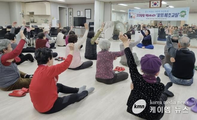 수원시 팔달구 화서2동 어르신 건강, 찾아가는 체조로 챙긴다