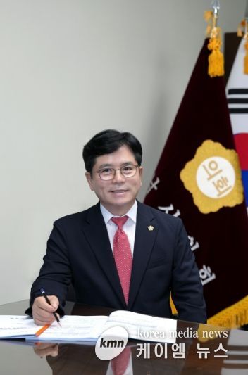 금광연 의장이 2026년 병오년(丙午年) 신년사를 통해 새해 의정 방향과 핵심 과제를 공식 발표하며 “2026년 하남시의회는 ‘시민과 동행하는 품격 있는 의회’라는 약속을 지키며, 시민이 기준이 되는 의정을 실천해 나가겠다”라고 밝혔다. (사진_하남시의회 제공)