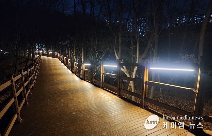 용인특례시가 수지구 상현동 서봉숲속 근린공원에 조성한 '서봉숲길'