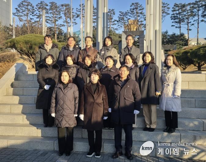 고양교육지원청 이현숙 교육장, 현충탑 참배로 병오년 새해 시작