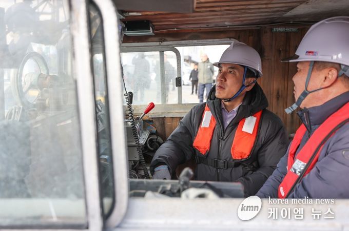 김진태 지사, 겨울철 어선 안전사고 합동점검