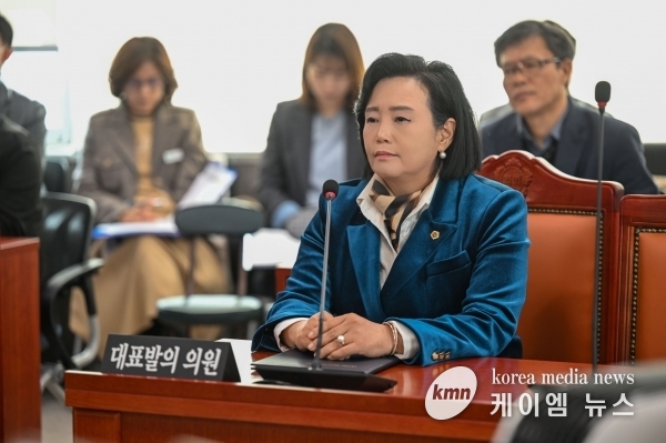 경기도의회 정윤경 도의원, “가사 노동은 개인의 사사로운 일이 아닌 사회문제로 접근해야 할 중요한 일” 해당 조례 개정해 인식 개선한다