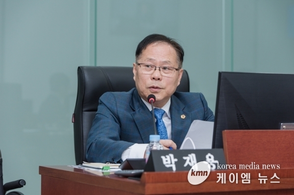 박재용 경기도의원, 경기도 복지국 업무보고에서 무한돌봄센터 종사자 처우개선 위한 노력 강조
