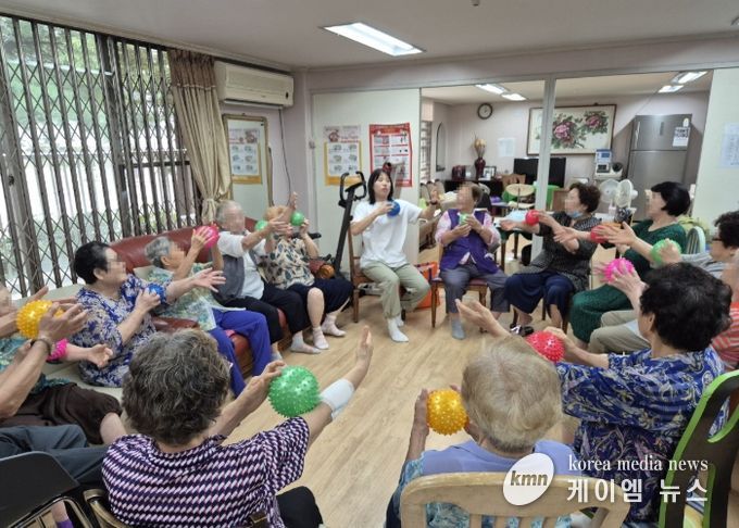 관내 경로당 청춘 88 운동교실 활동 모습