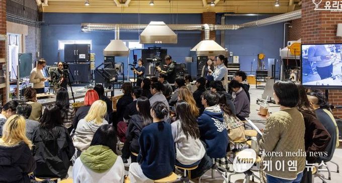 경기공예창작지원센터_유리공방