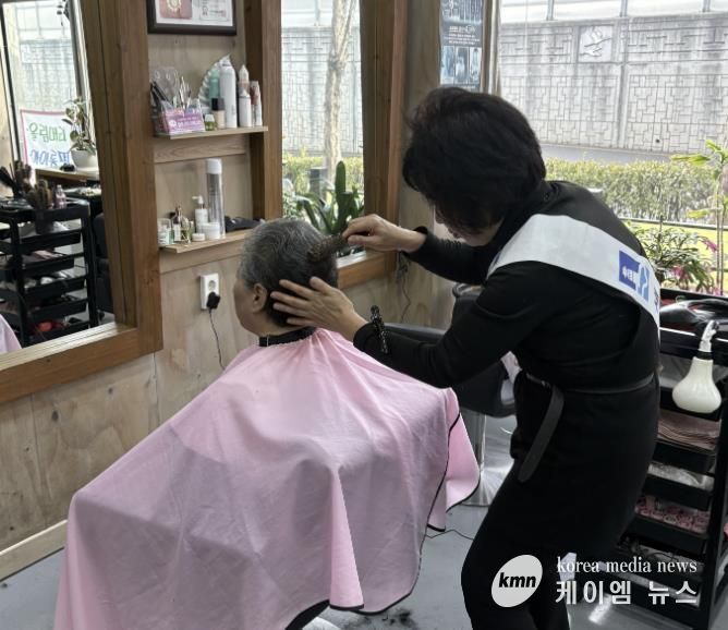 수원시 권선구 세류2동 주민자치회, 찾아가는 미용봉사 실시