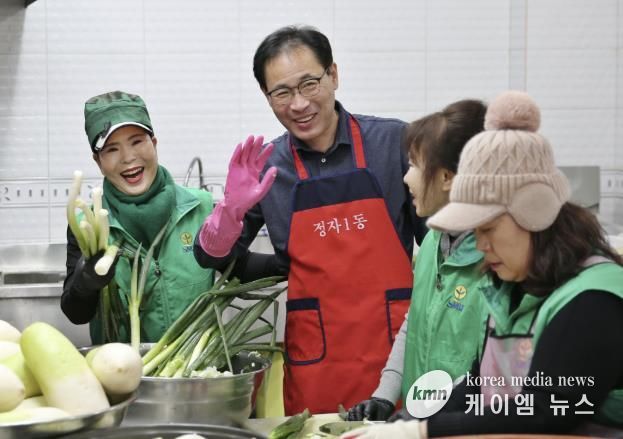 수원시 장안구 새마을부녀회 석박지 나눔 행사 개최