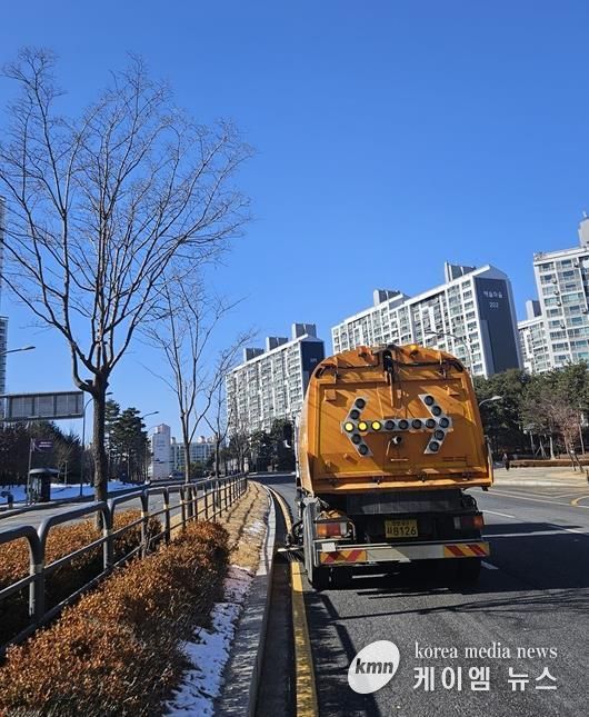 파주시, 생활권 중심 도로청소 강화로 미세먼지 저감 총력