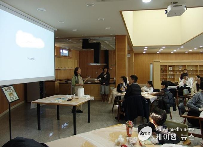 24일 농촌테마파크에서 진행된 타르트 만들기 체험 모습