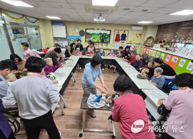 이천시 대월면, 어르신을 위한 ‘따뜻한 모자 만들기’ 봄 특강 운영