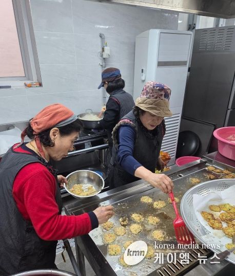 율면 이웃사랑봉사대, 설맞이 사랑의 반찬봉사 실시