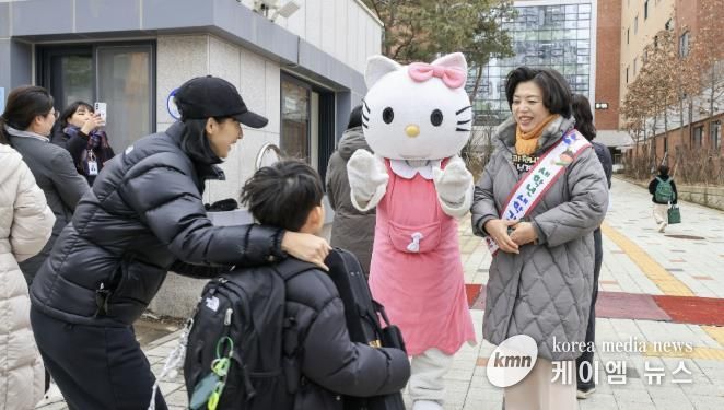 2025년 3월 있었던 초등학교 새학기 등교맞이 행사 모습