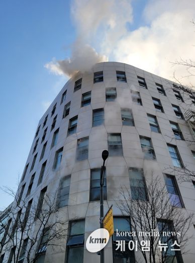 28일 화재 발생한 분당구 백현동 건물 모습