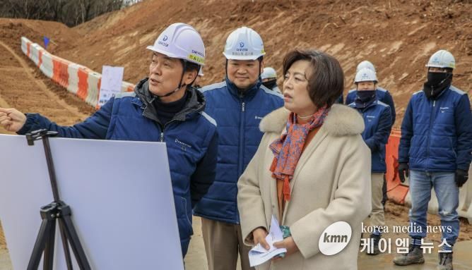 과천시, 지식정보타운 연결녹지·단설중학교 조성 현장 점검