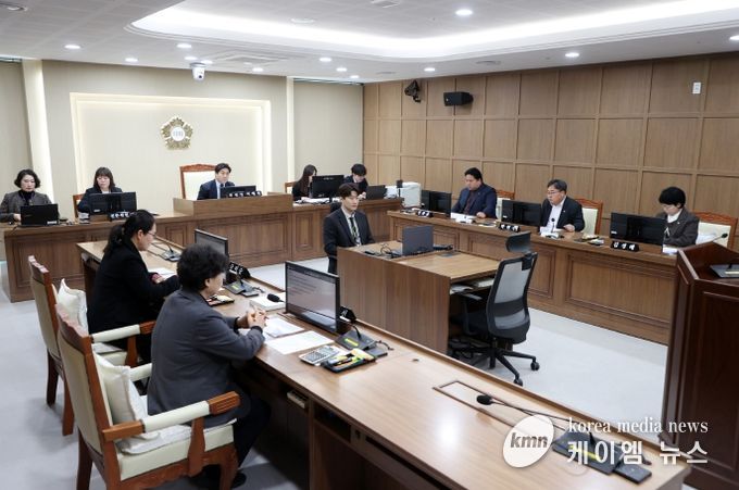 수원특례시의회 환경안전위원회 안건심사