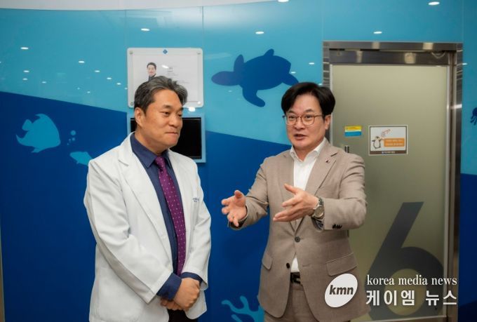 김병수 시장이 10일 관내 달빛어린이병원과 공공심야약국을 찾아 현장행정을 실시했다.