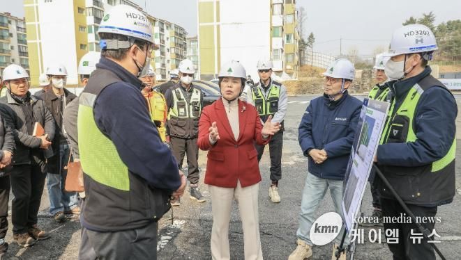 과천시, 8·9단지 재건축 해체공사 현장 점검…소음·비산먼지 저감 방식 적용돼