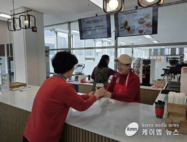 광주시노인복지관, ‘실버카페 네잎클로버’ 개소…전문형 노인일자리 운영 본격화