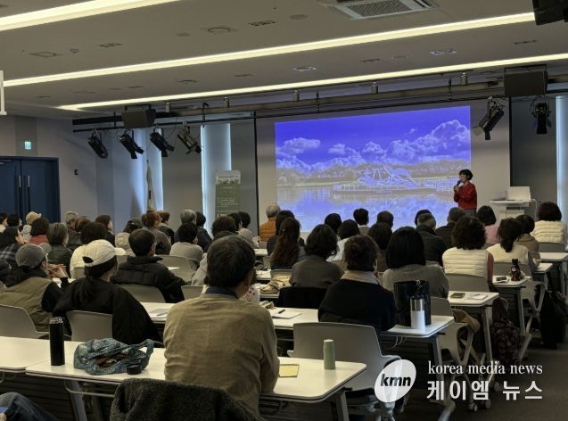 의왕시 포일어울림도서관, 김선미 작가‘정원의 위로’강연 성황리 개최