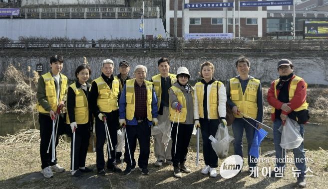 수원시 팔달구 행궁동 주민자치회, 수원천 정화활동 실시