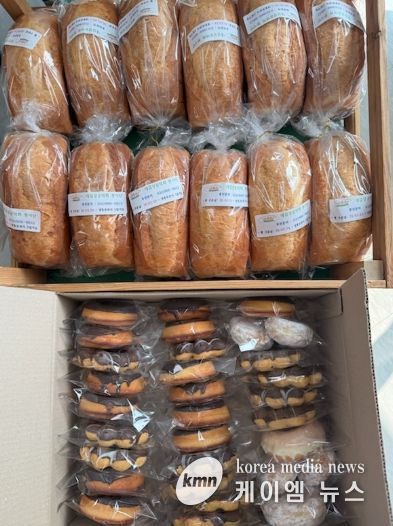 고양시 중산2동, 저소득 가구 대상‘행복 빵’전달사업 진행