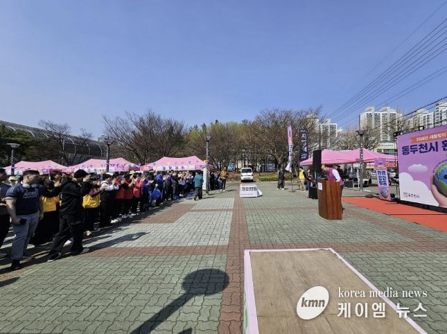 동두천시 새봄맞이 ‘깨끗한 도시 만들기’ 환경정화활동 실시