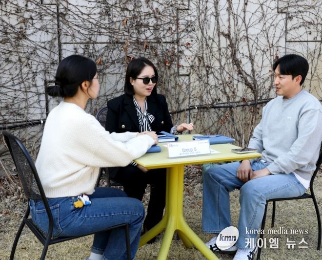 총무인사팀장, 주니어보드와 함께 역멘토링 활동을 하고 있다.