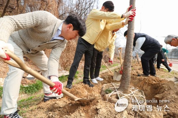 식목일 나무심기 행사