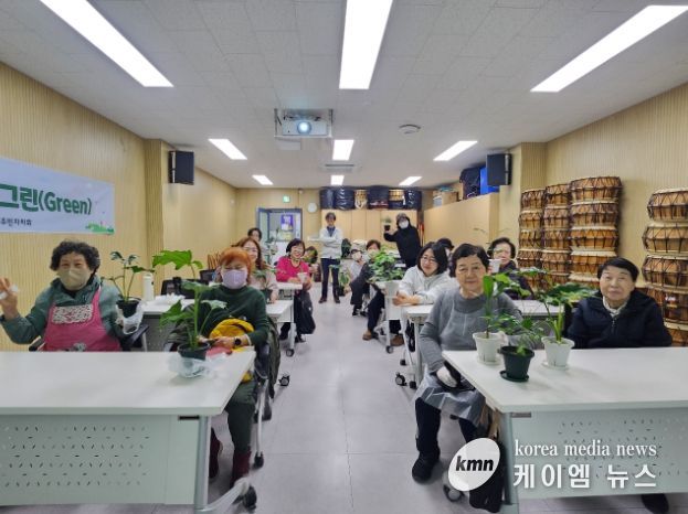 하안2동 주민자치회, ‘실내 식물 관리 교실’마무리