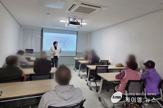 금사도서관 치매예방교실 운영