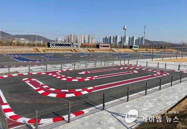 달빛공원(송도동 25 일원)에 조성된 RC스포츠 경기장 전경