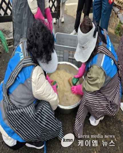 고양시 일산1동 주민자치회, ‘독마을 전통 장 담그기 행사’ 개최