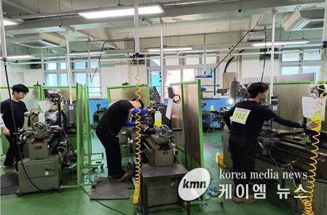 <폴리메카닉스 경기장면>