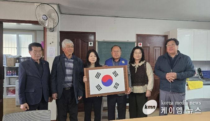 포천시 바르게살기운동 가산면위원회, 경로당 태극기 달기 운동 전개