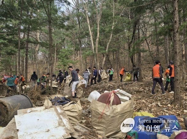 동두천시 불현동 민·관·군의 따뜻한 손길, 홀로 떠난 이웃의 흔적을 정리하다