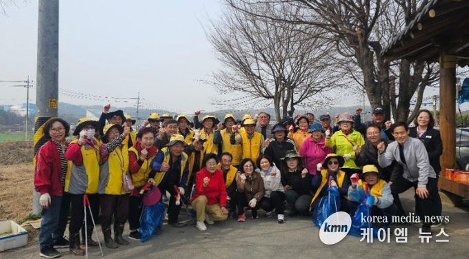 이천시 호법면 환경봉사단, 새봄맞이 국토대청소 실시