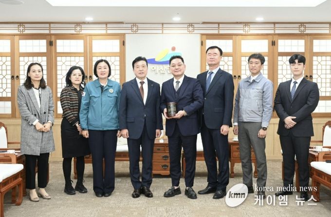 ㈜제이아이푸드 감사패 전달 모습