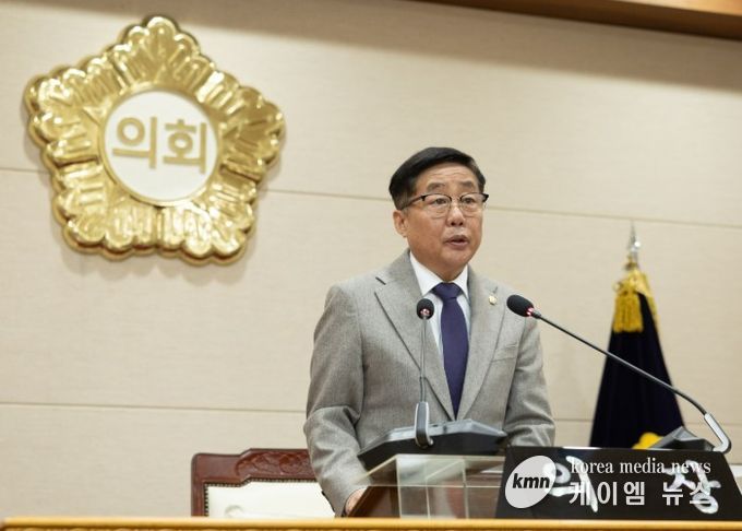 윤창철 의장이 제387회 임시회 제3차 본회의를 주재하고 있다.