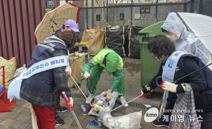 수원시 팔달구 매교동, 공동주택 분리배출 실태 점검 및 홍보 활동 실시
